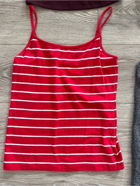 Cropped Tank Top Bundle Size Small - Picture 7 of 7
